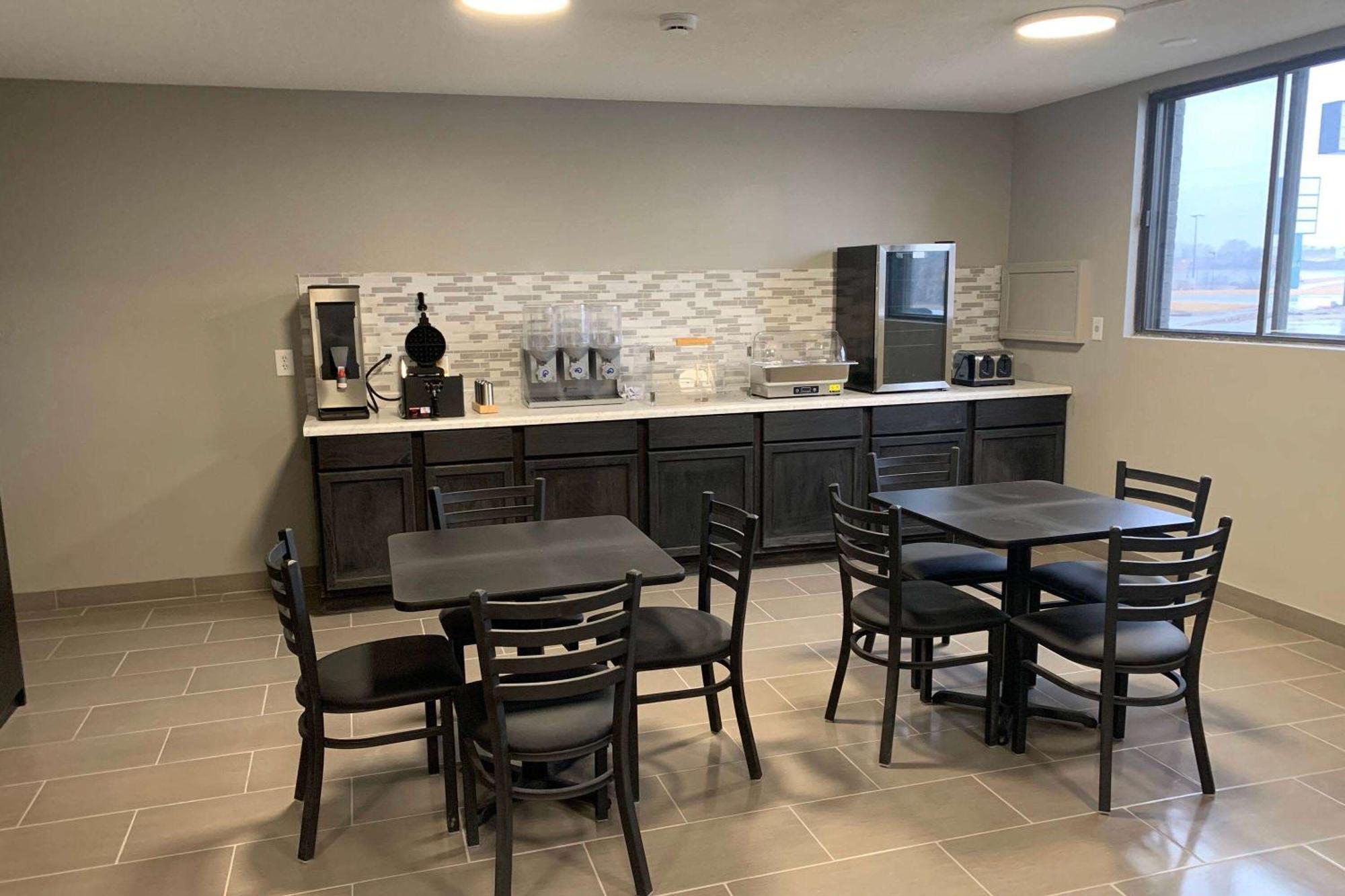 Super 8 By Wyndham Kirksville-University Area Ngoại thất bức ảnh